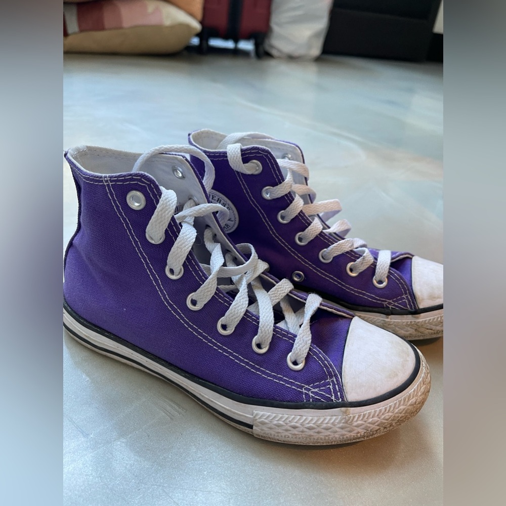 Purple converse size 2.5 kids used